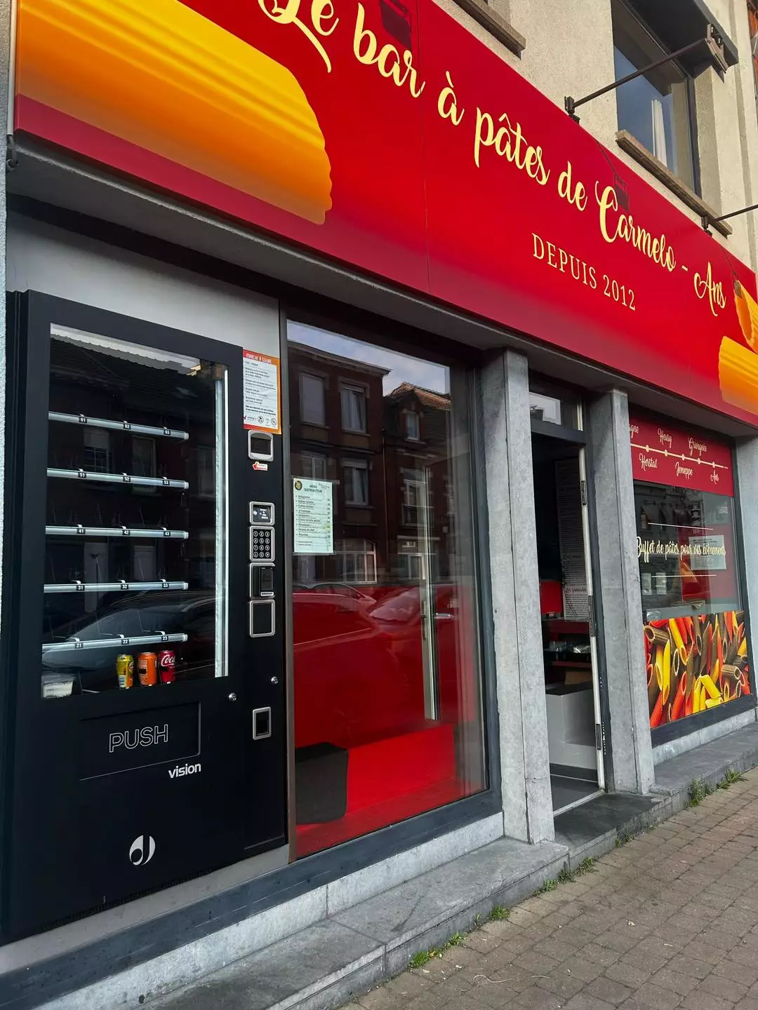 Le bar à pâtes de Carmelo — Traiteur, Ans